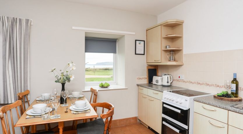 Photo of Ceiriad - 9 Ty'n Don