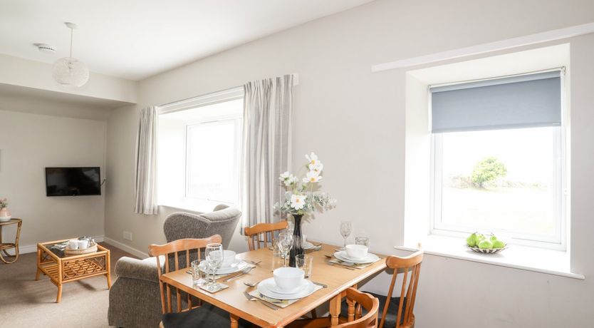 Photo of Ceiriad - 9 Ty'n Don