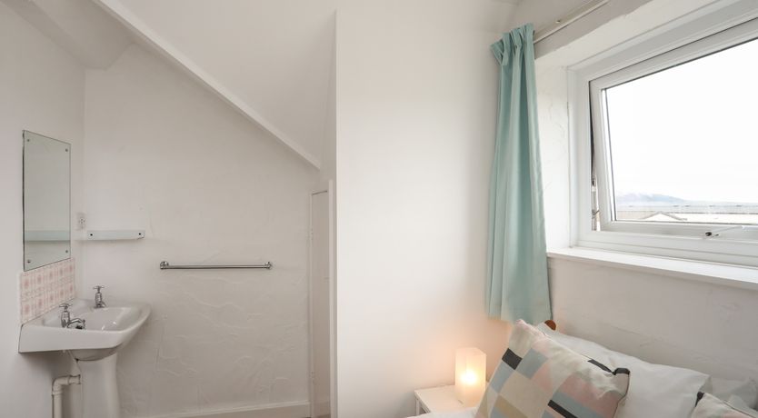 Photo of Penrhyn - 4 Ty'n Don