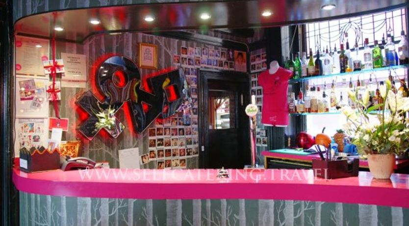 Photo of Hotel Pelirocco