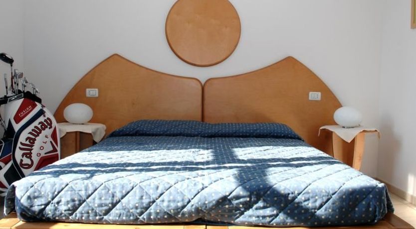 Photo of Cosmopolitan Golf (TIR280)