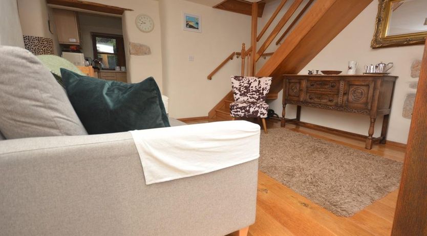 Photo of 1 Bed in Lower Sticker