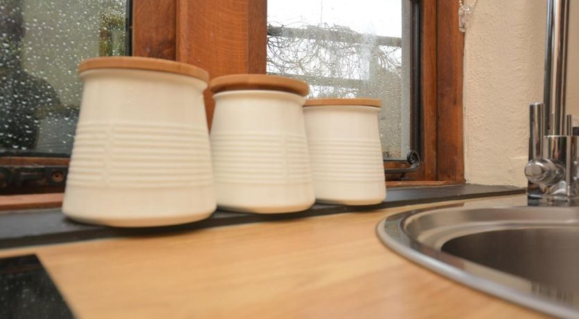 Photo of 1 Bed in Lower Sticker