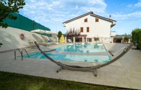 Photo of dolce-vita-cov