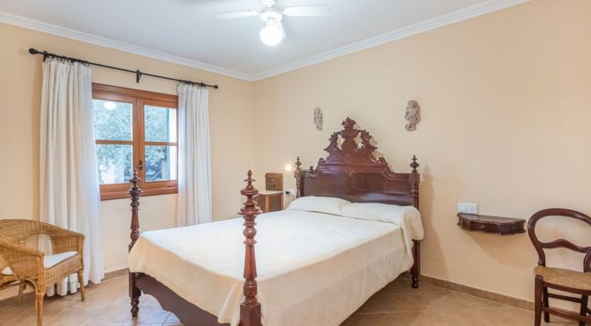 Photo of Es Barracar