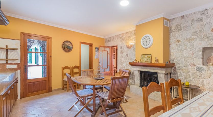 Photo of Es Barracar