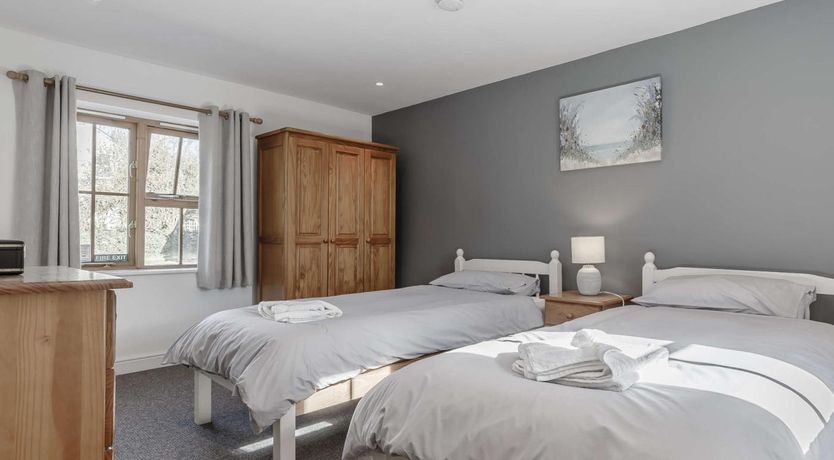 Photo of 2 Bed in Cambrose