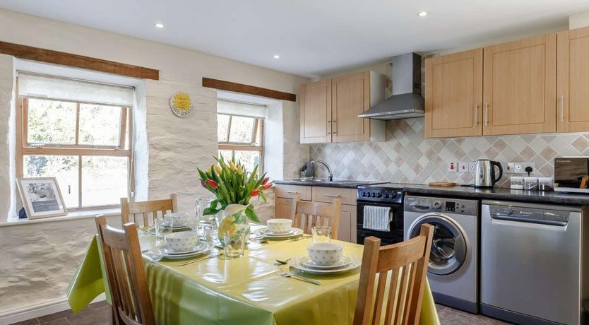 Photo of 2 Bed in Cambrose