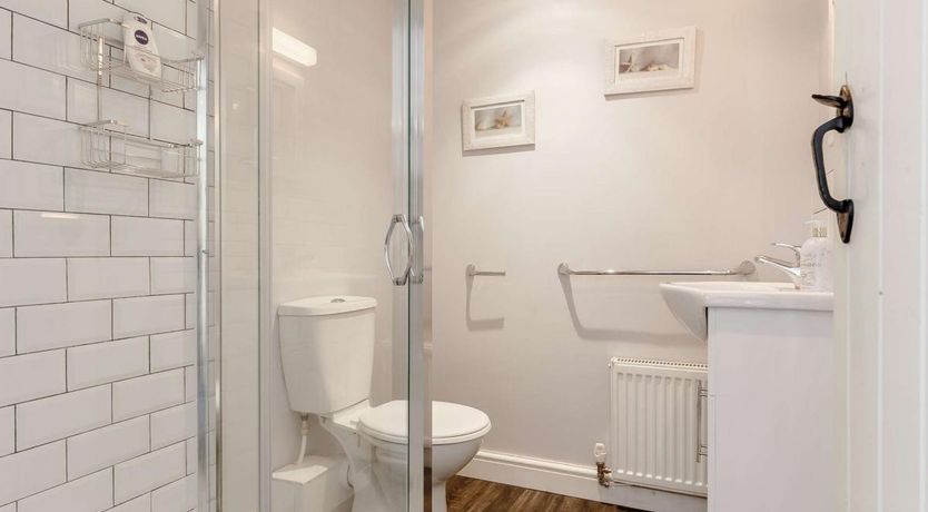 Photo of 2 Bed in Cambrose