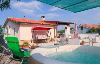 Vesna Holiday Home