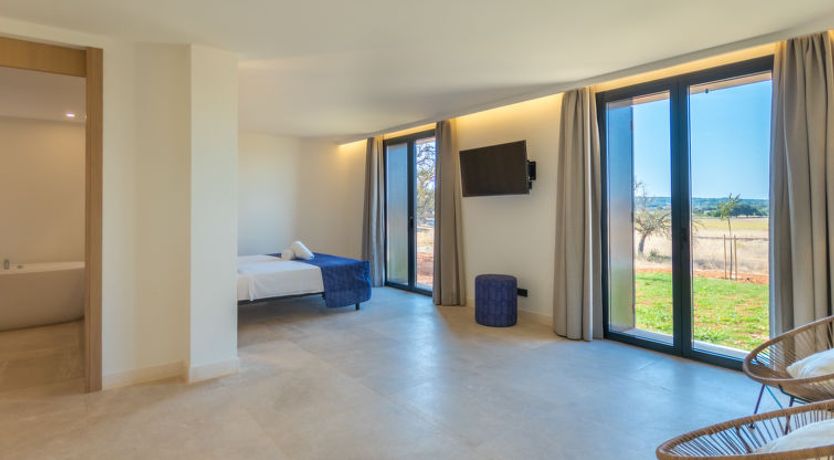 Photo of Can Navarro