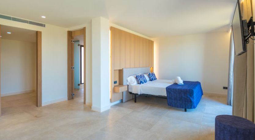 Photo of Can Navarro