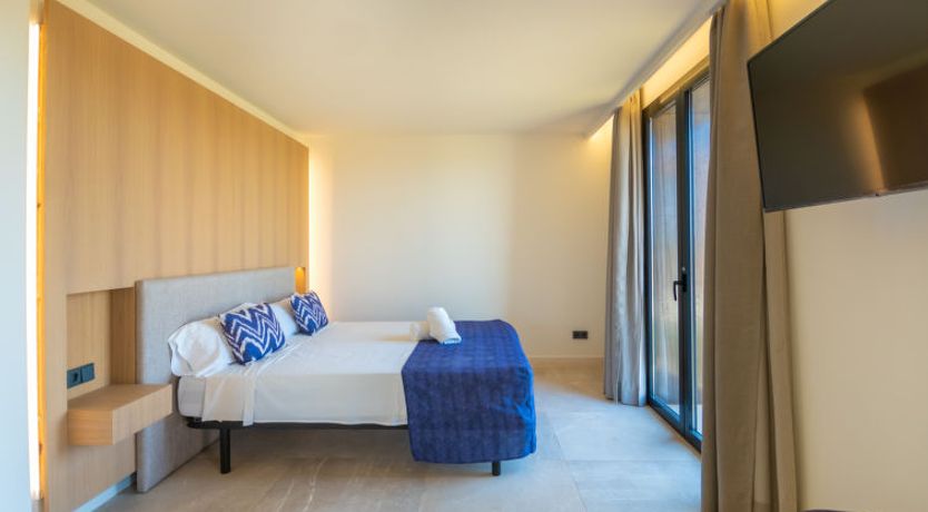 Photo of Can Navarro