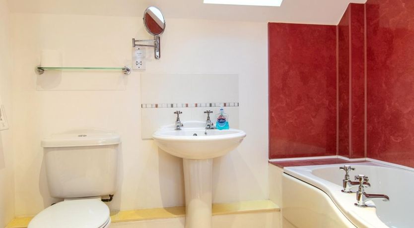 Photo of 3 Bed in Folke