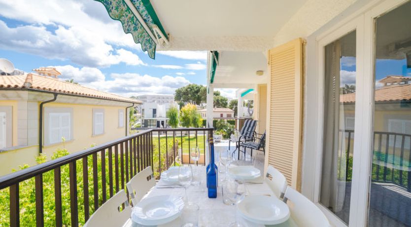 Photo of Los Girasoles