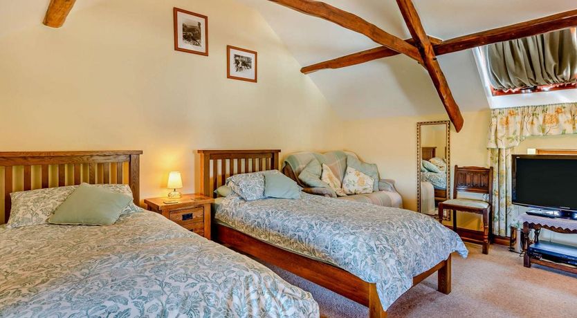 Photo of 3 Bed in Frithelstock