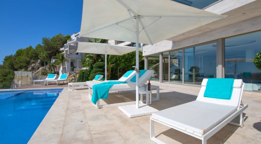 Photo of Emma on the Roc