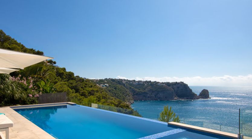 Photo of Emma on the Roc