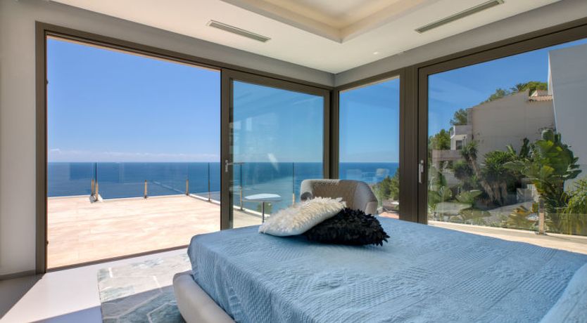 Photo of Emma on the Roc