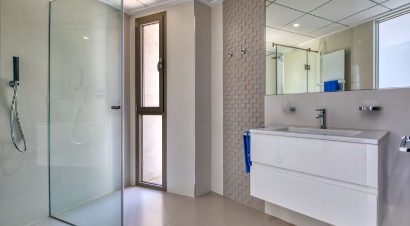 Photo of Emma on the Roc