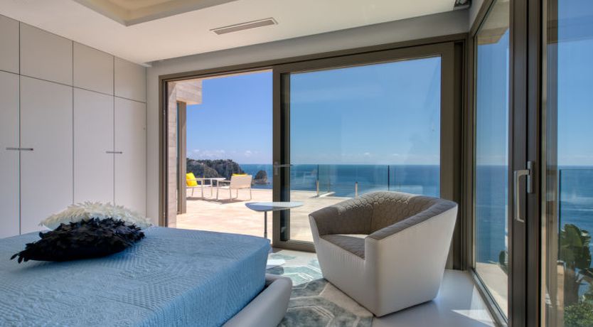 Photo of Emma on the Roc