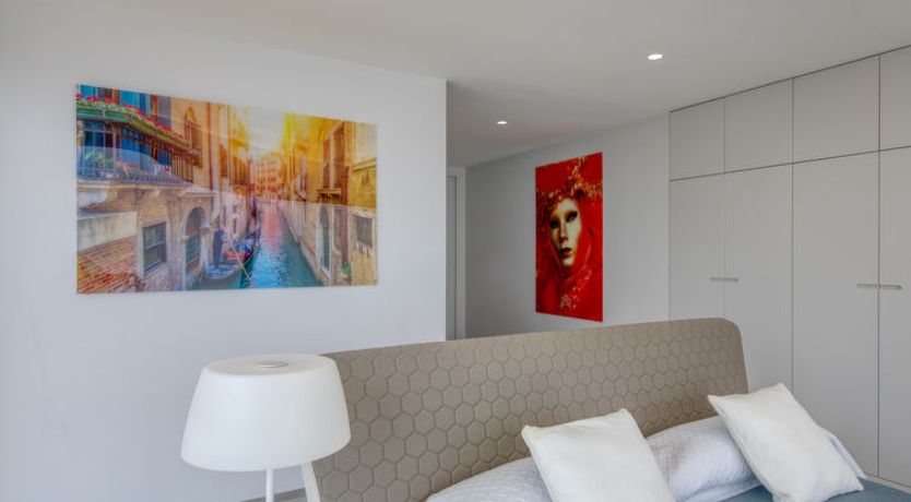 Photo of Emma on the Roc