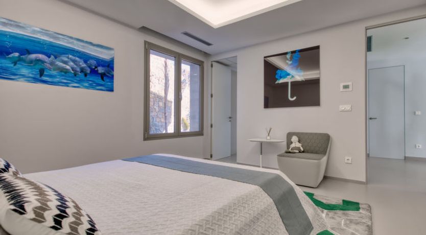 Photo of Emma on the Roc