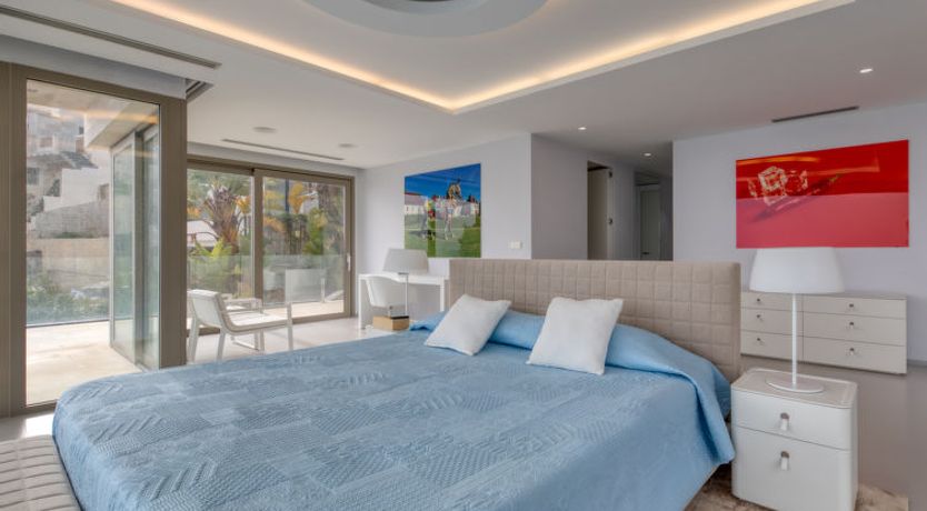 Photo of Emma on the Roc