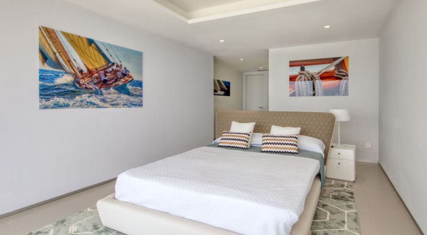 Photo of Emma on the Roc