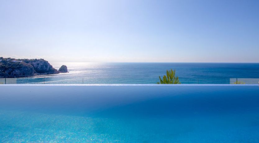 Photo of Emma on the Roc