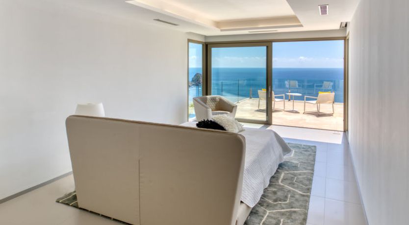 Photo of Emma on the Roc