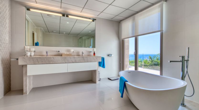 Photo of Emma on the Roc