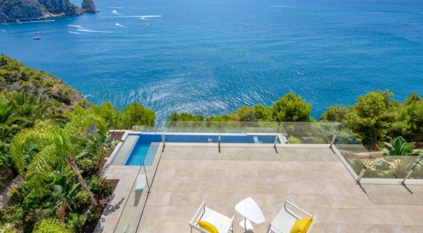 Photo of Emma on the Roc