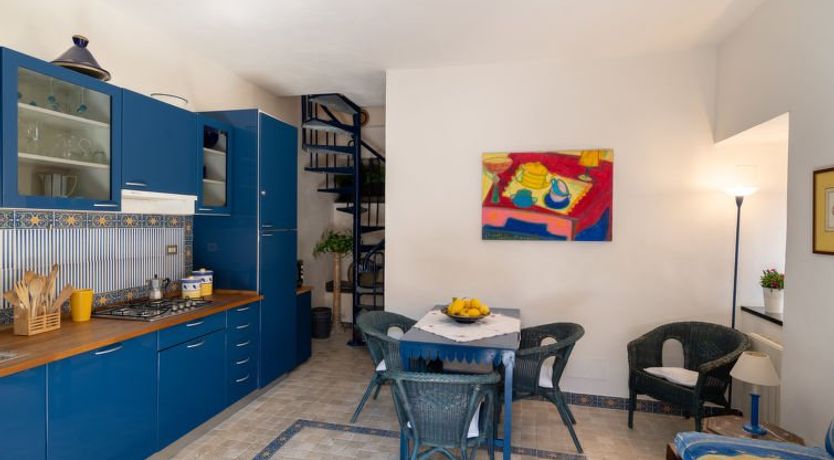 Photo of Laura (DOL281)