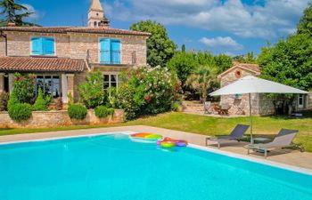 Glicinia Holiday Home