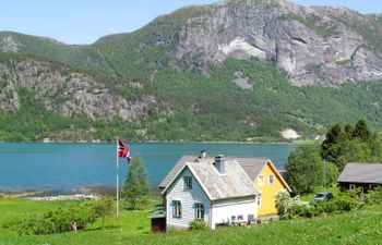 Ikjefjord Holiday Home