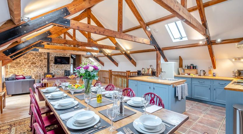 Photo of 5 Bed in Torrington