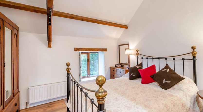 Photo of 5 Bed in Torrington