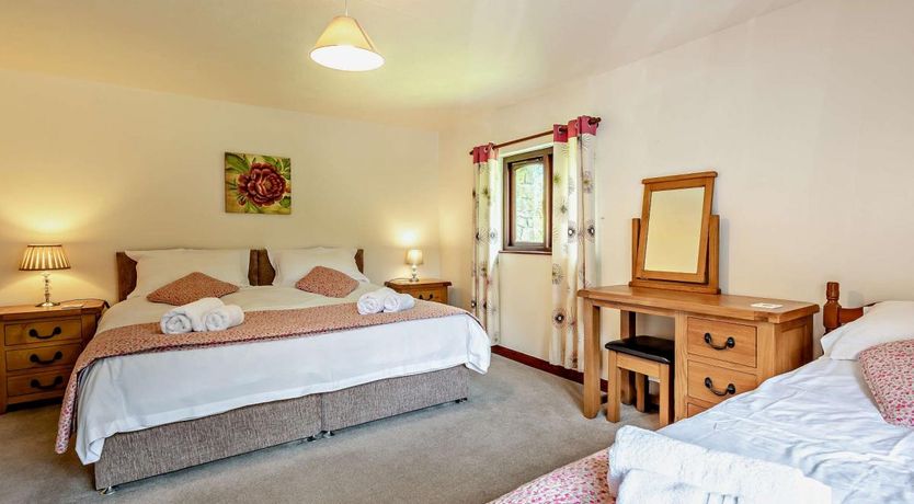 Photo of 4 Bed in Holsworthy