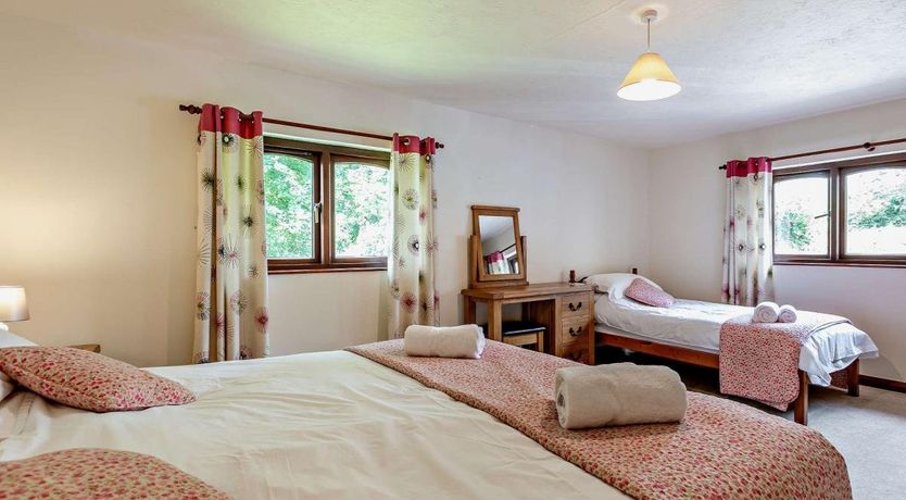 Photo of 4 Bed in Holsworthy