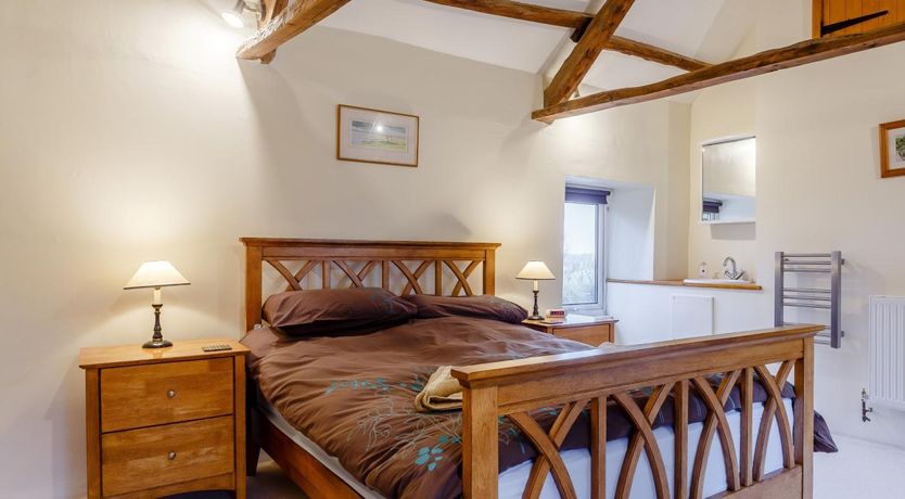 Photo of 4 Bed in Winkleigh
