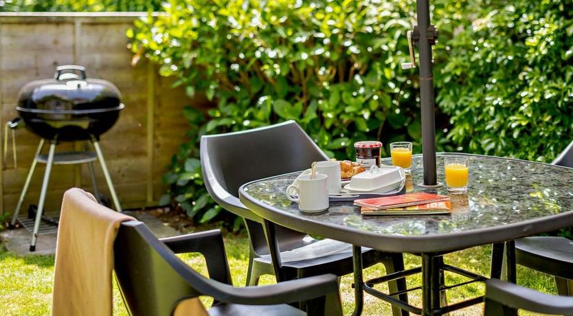 Photo of 2 Bed in Coombe