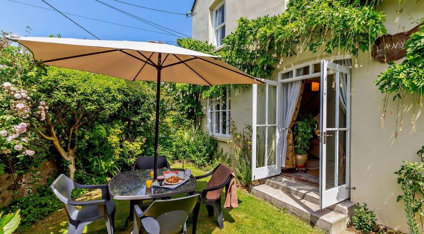 Photo of 2 Bed in Coombe