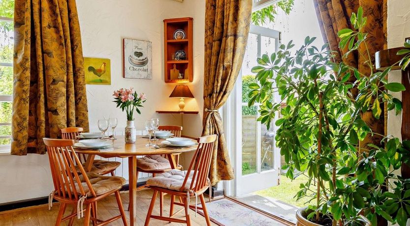 Photo of 2 Bed in Coombe