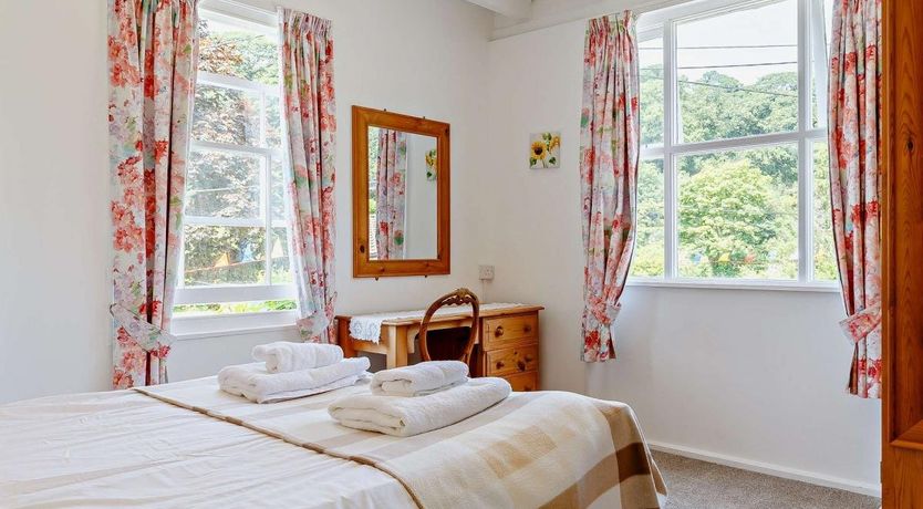 Photo of 2 Bed in Coombe