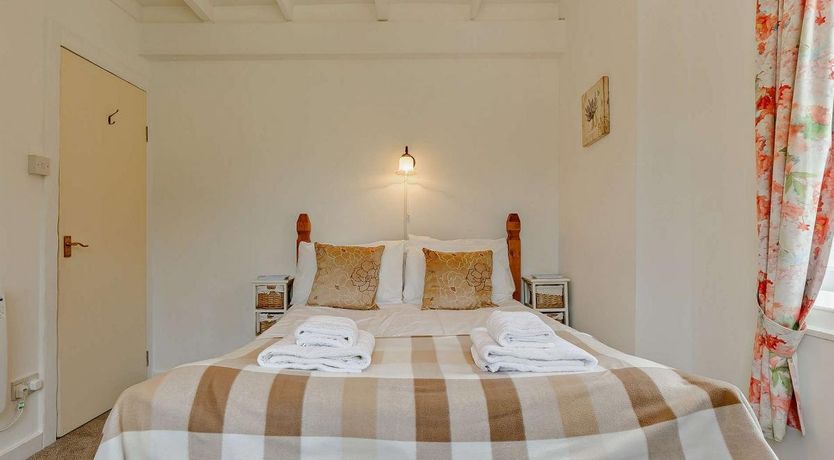 Photo of 2 Bed in Coombe