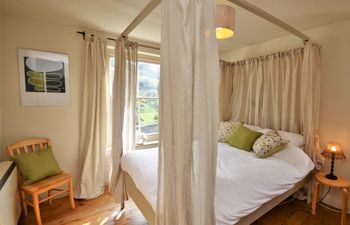 2 Bed in Kingsbridge Apartment
