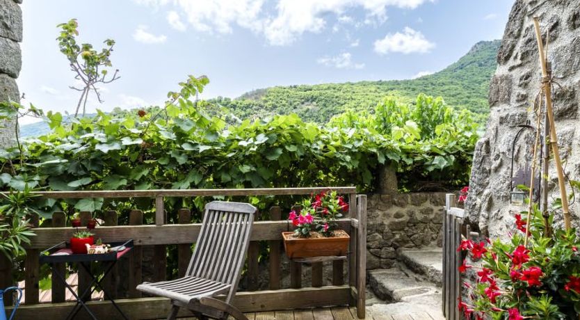 Photo of Le Rouge Borne