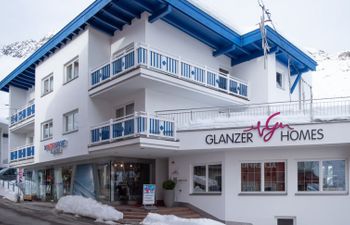 Glanzer Homes - Giggi Suite (SOE076) Holiday Home