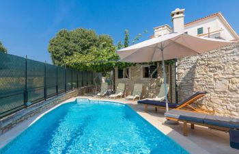 Villa Lancin Holiday Home
